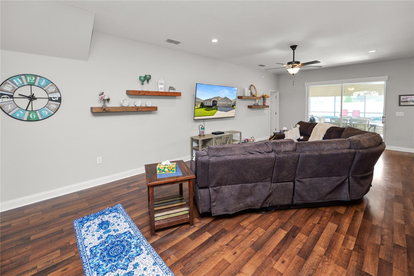 Image 11 of 54 For 5928 Valentino Way