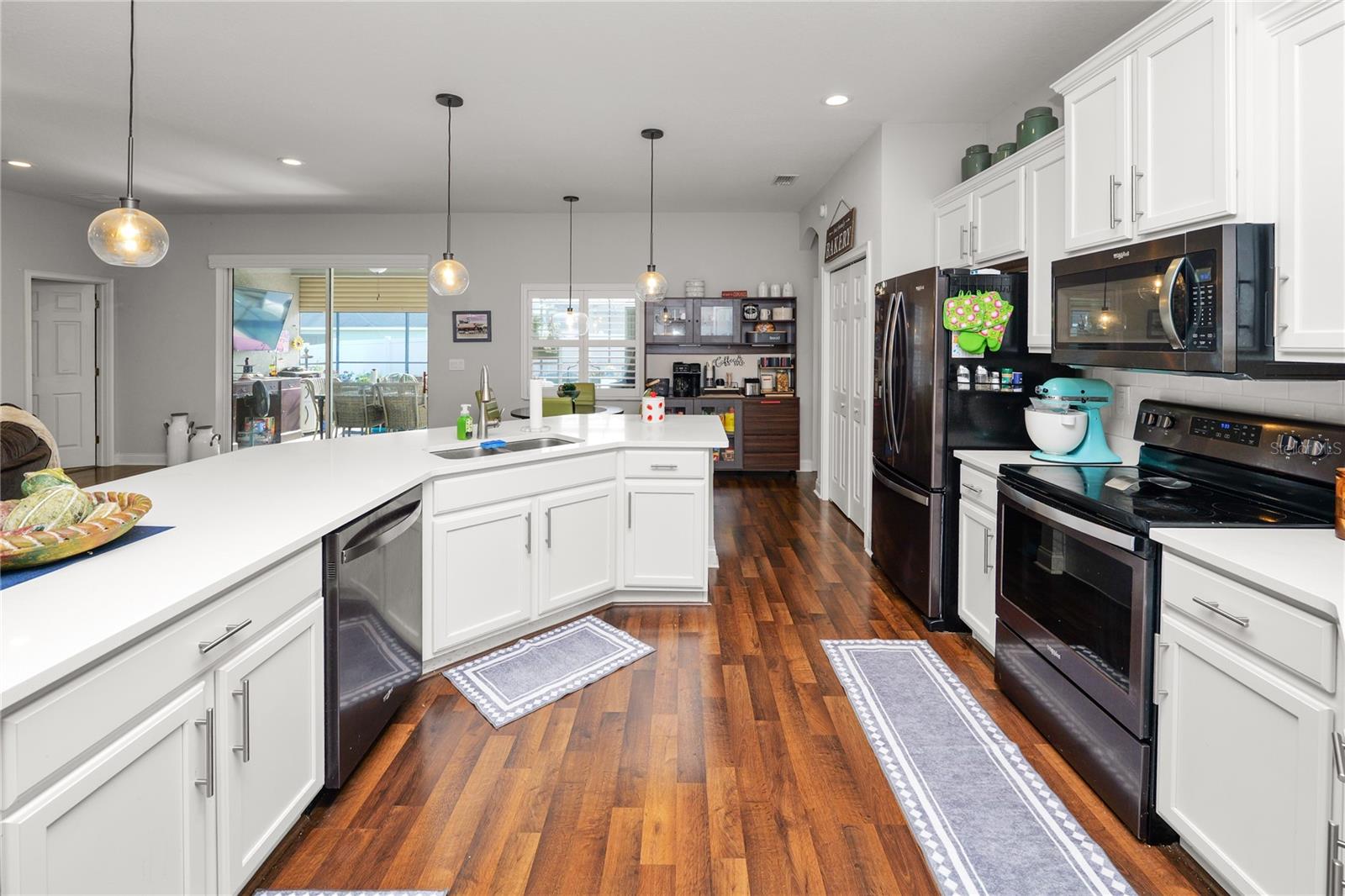 Image 17 of 54 For 5928 Valentino Way