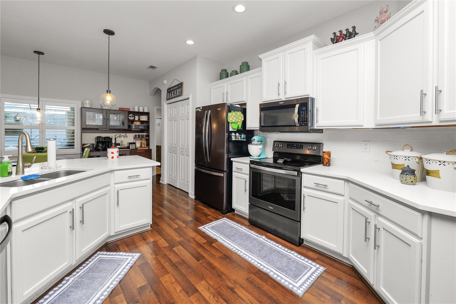 Image 18 of 54 For 5928 Valentino Way