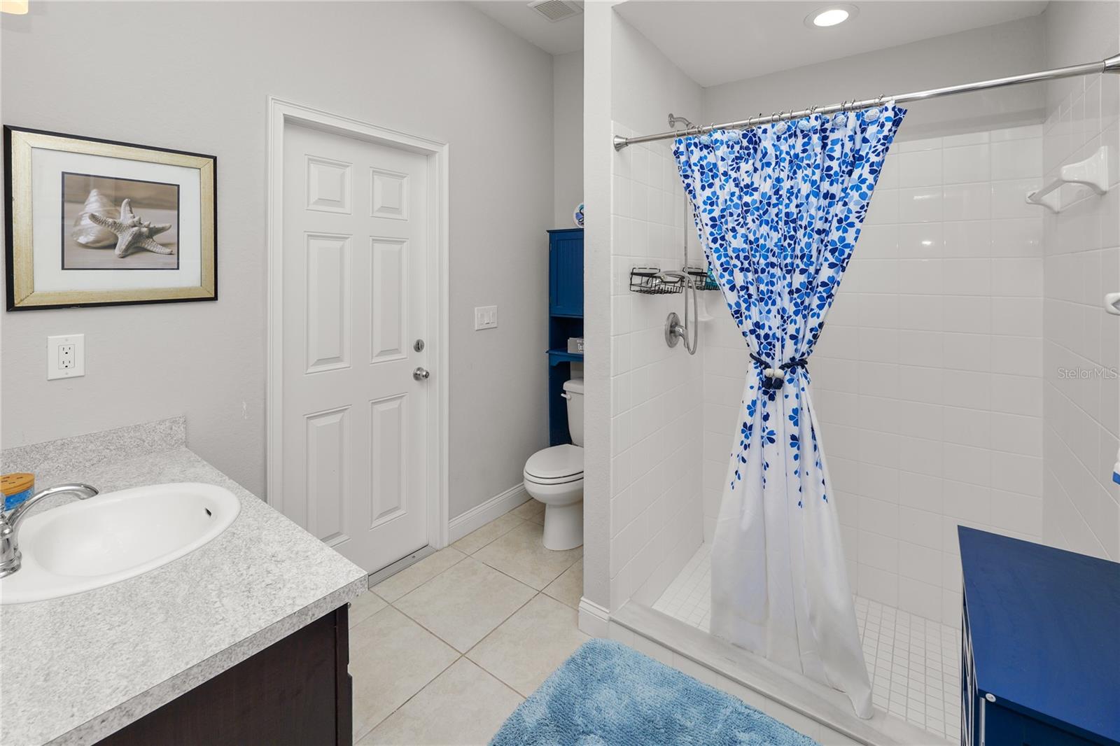 Image 32 of 54 For 5928 Valentino Way