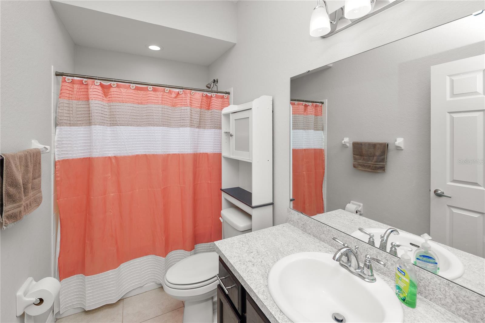 Image 36 of 54 For 5928 Valentino Way