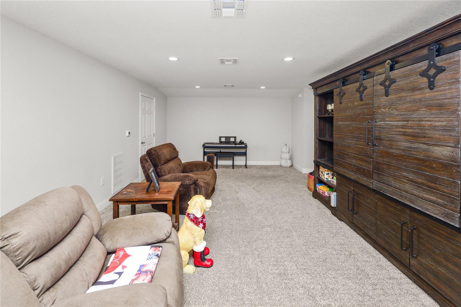 Image 38 of 54 For 5928 Valentino Way
