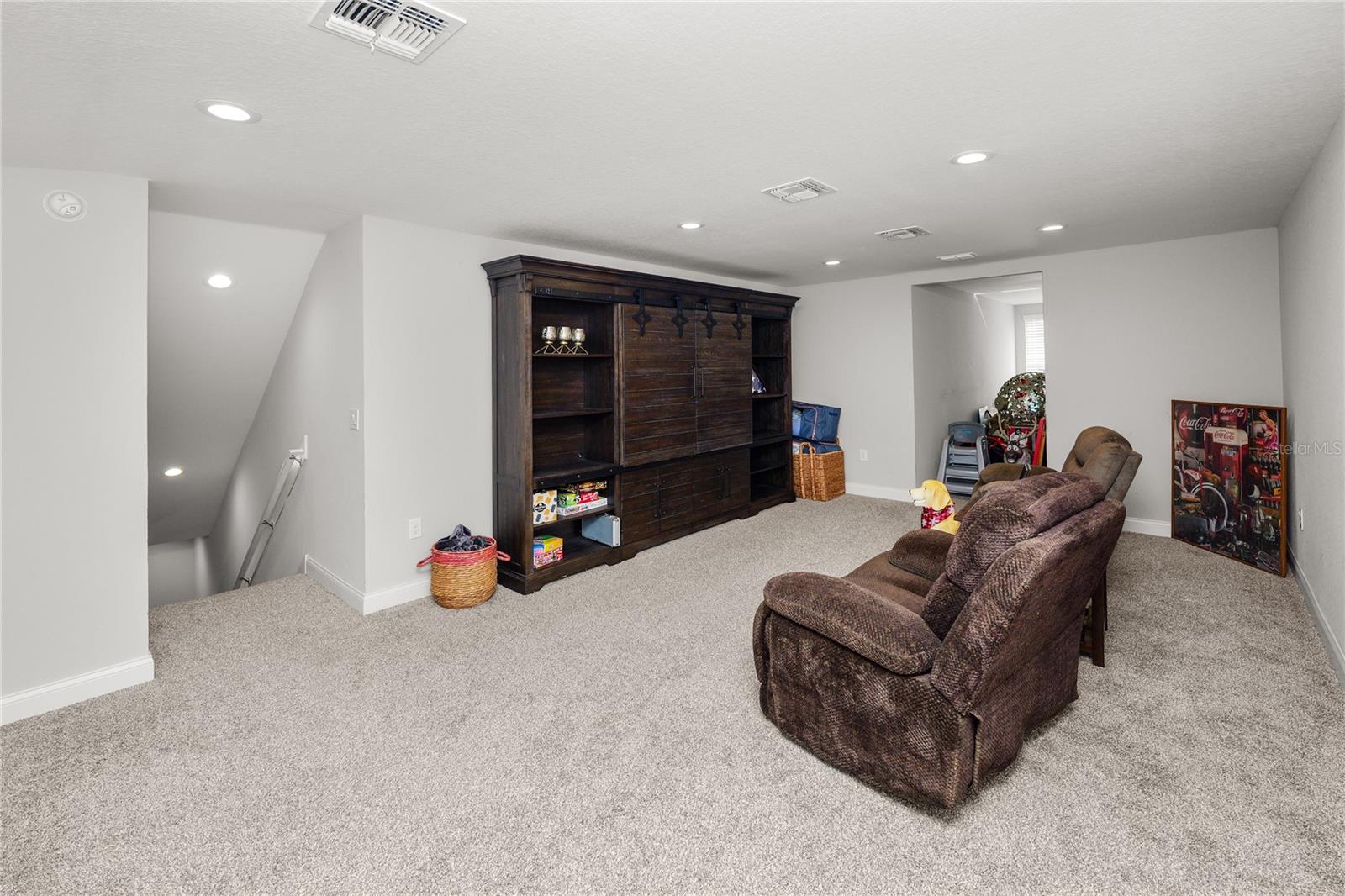 Image 40 of 54 For 5928 Valentino Way