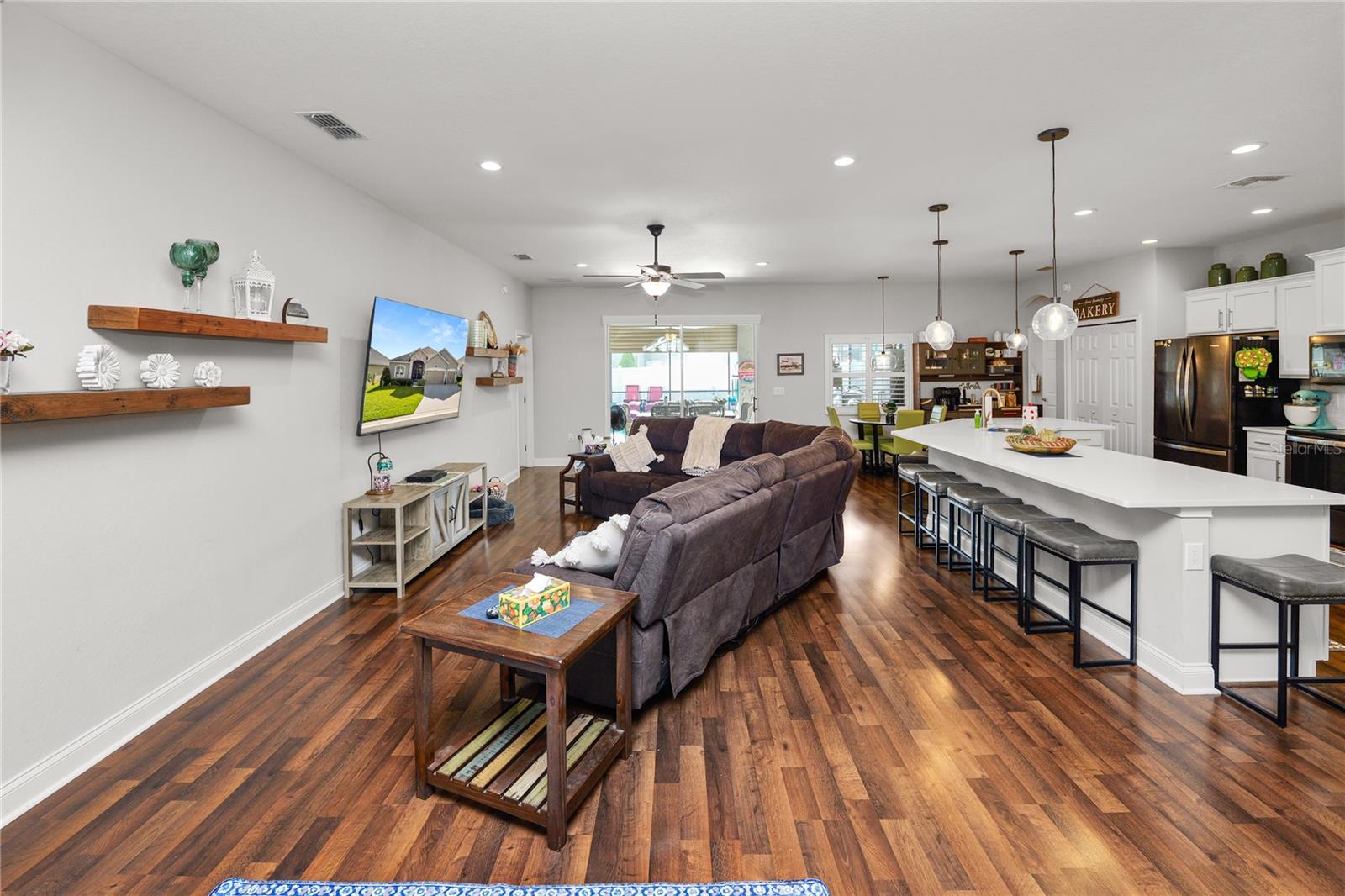Image 8 of 54 For 5928 Valentino Way