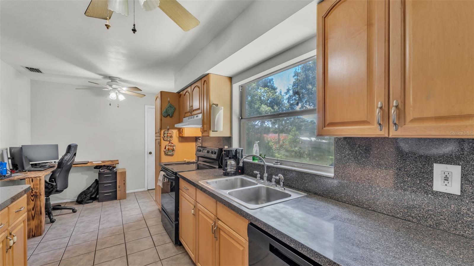 Image 10 of 36 For 7424 Highland Grove Drive