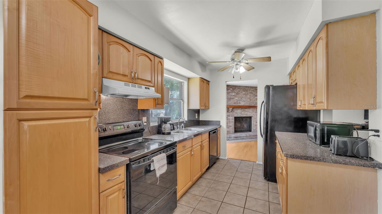 Image 11 of 36 For 7424 Highland Grove Drive