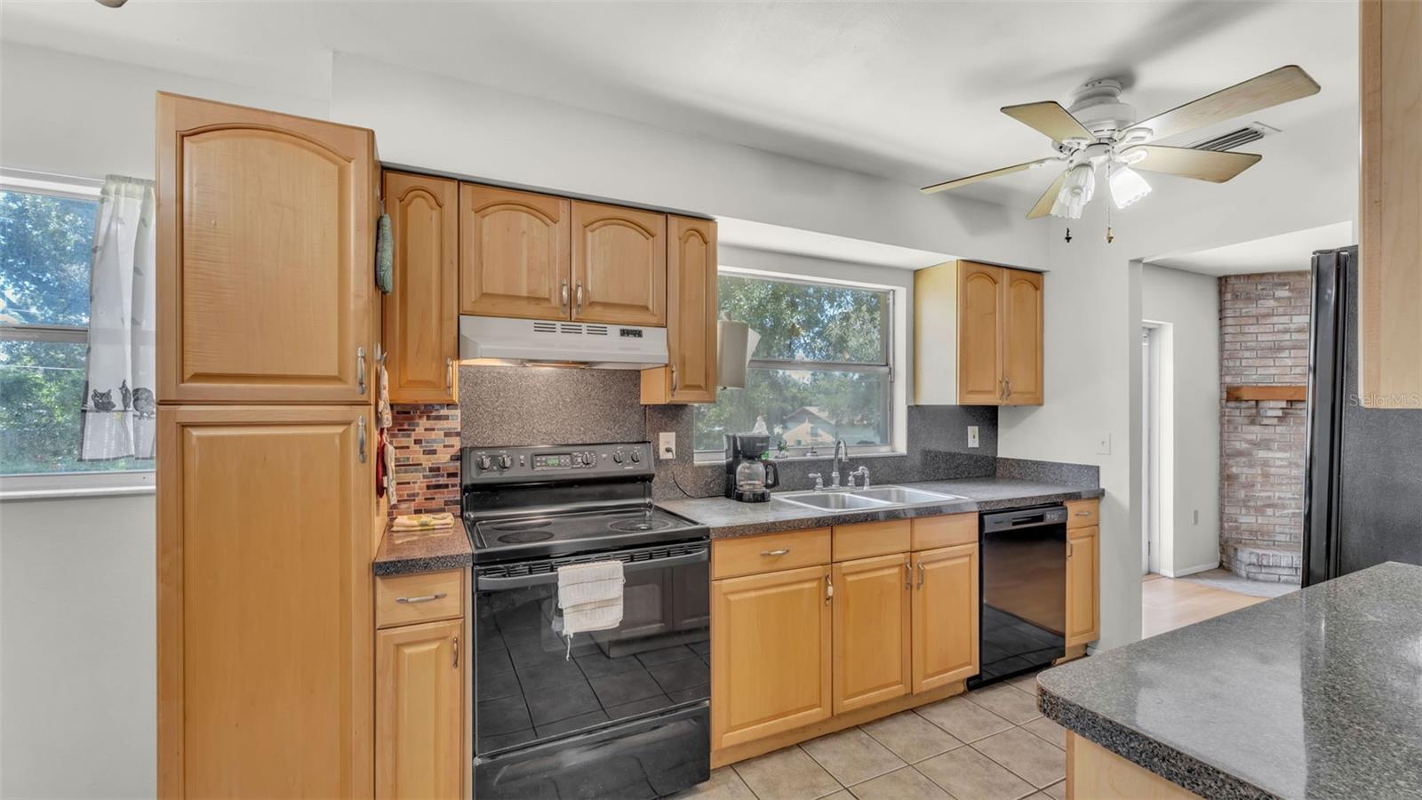 Image 12 of 36 For 7424 Highland Grove Drive