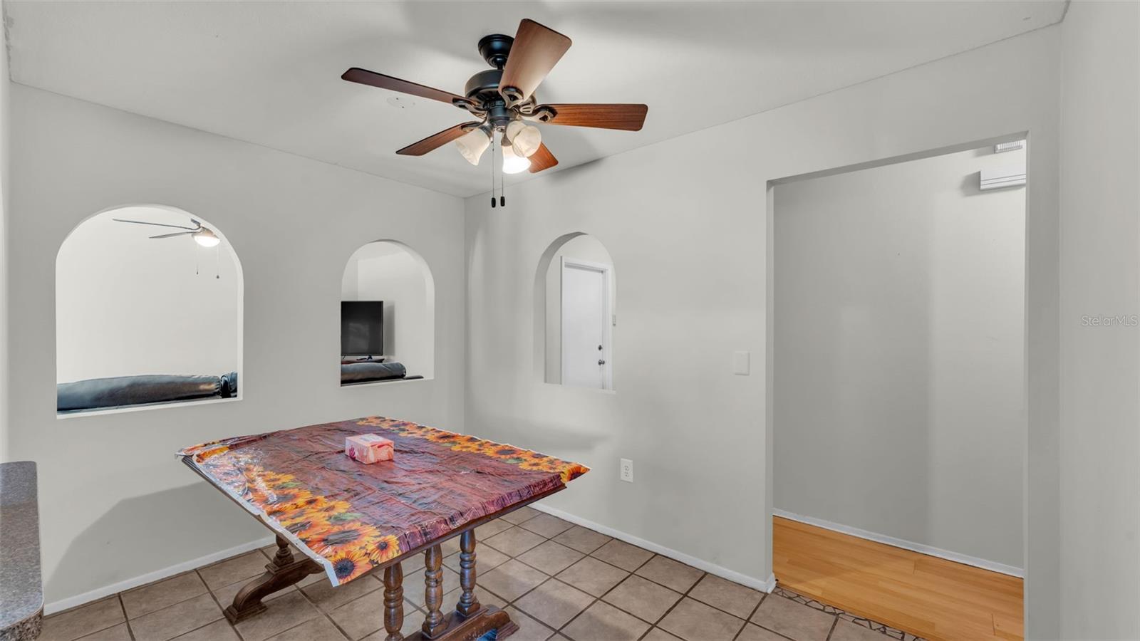 Image 15 of 36 For 7424 Highland Grove Drive