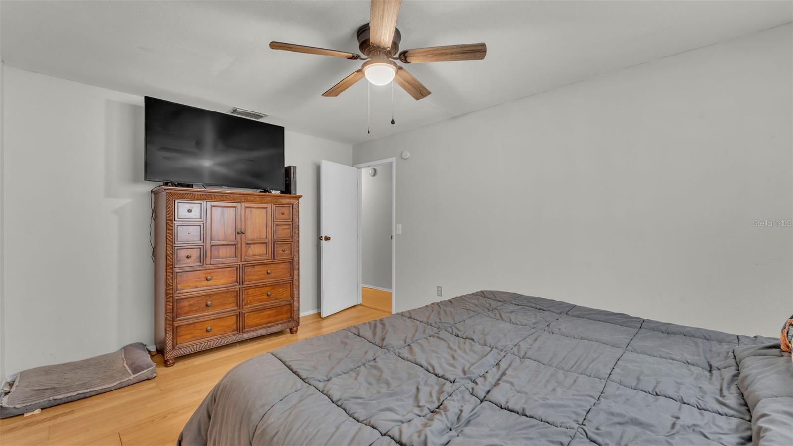 Image 19 of 36 For 7424 Highland Grove Drive