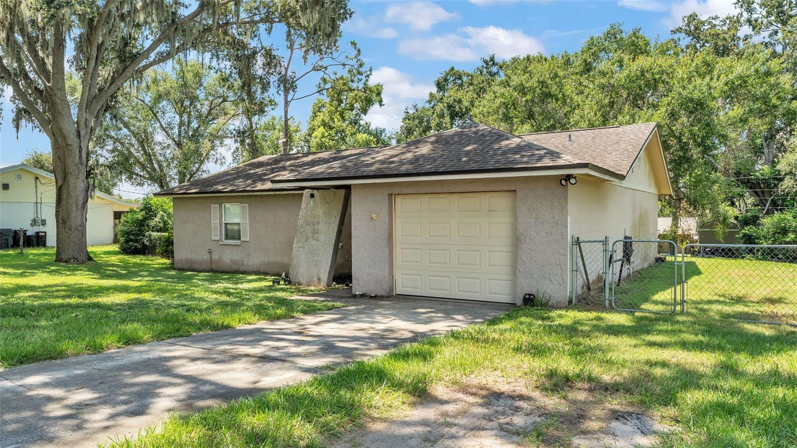 Image 3 of 36 For 7424 Highland Grove Drive