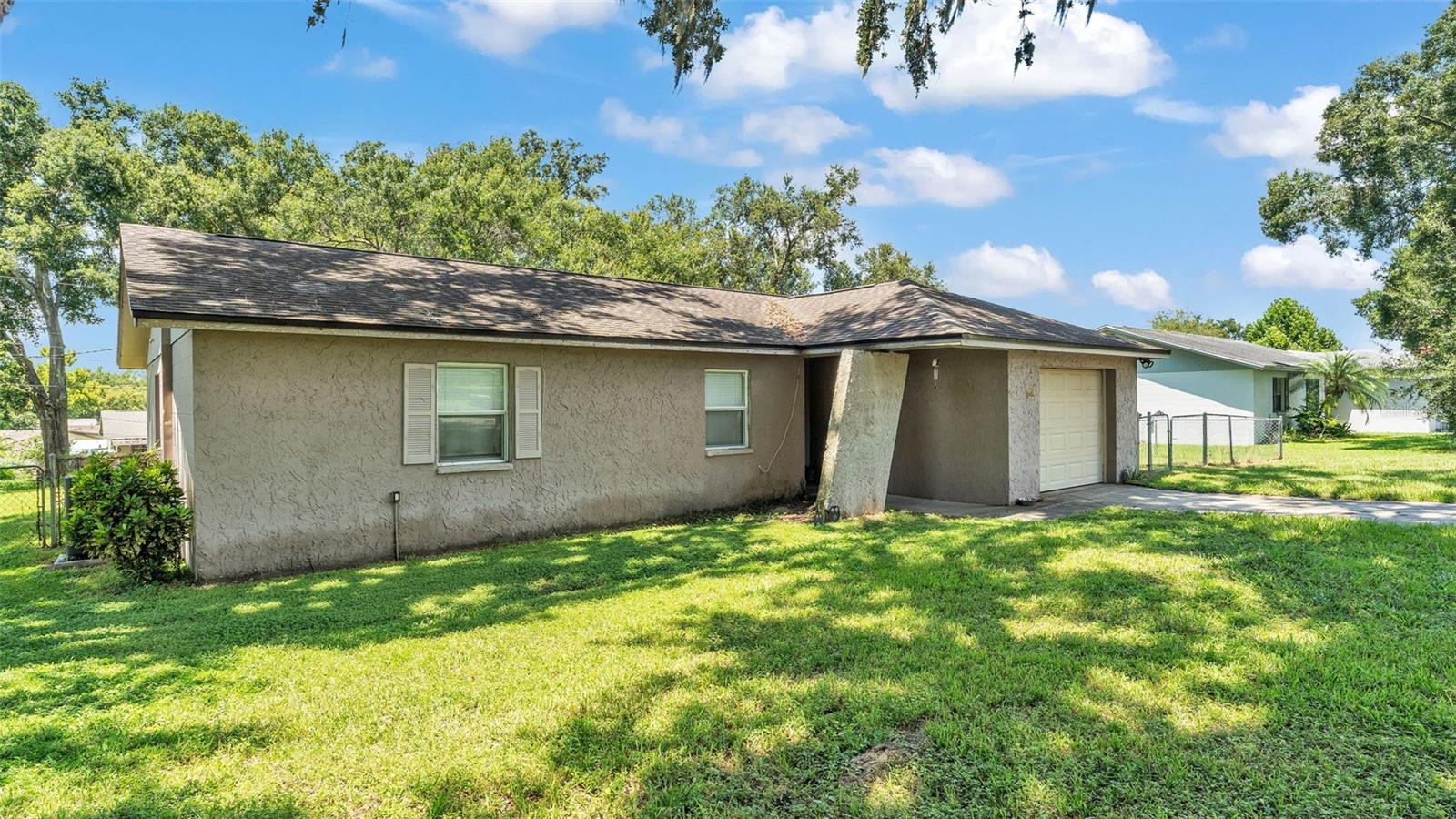 Image 4 of 36 For 7424 Highland Grove Drive