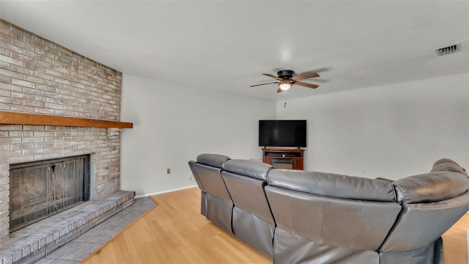 Image 8 of 36 For 7424 Highland Grove Drive