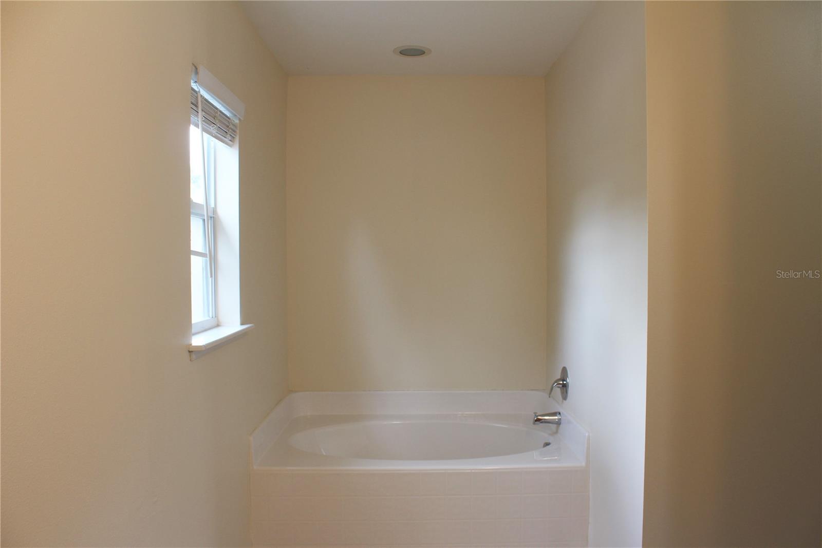 Image 21 of 45 For 8067 Settlers Creek Circle