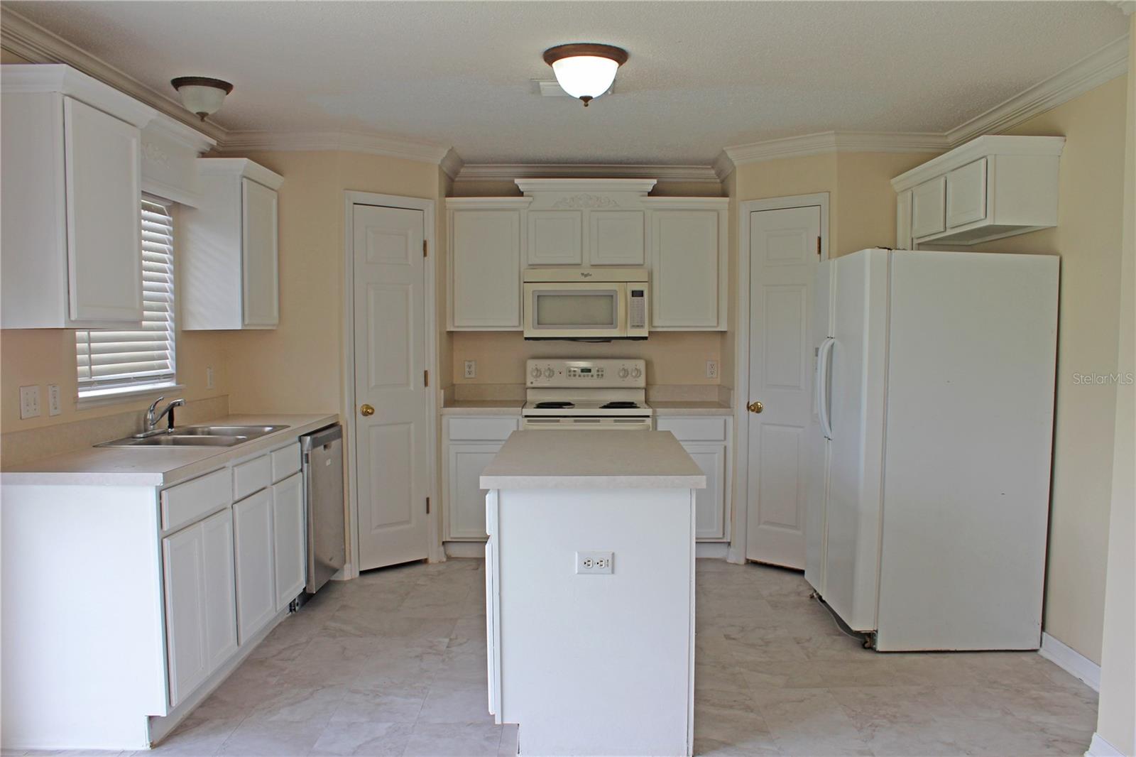 Image 4 of 45 For 8067 Settlers Creek Circle