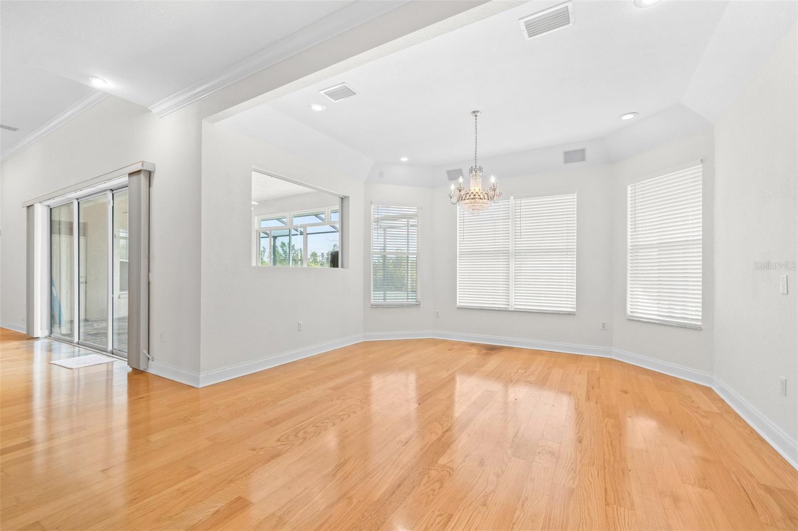 Image 10 of 40 For 6779 Huntington Hills Boulevard