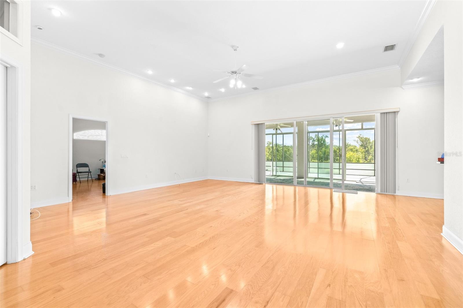 Image 4 of 40 For 6779 Huntington Hills Boulevard