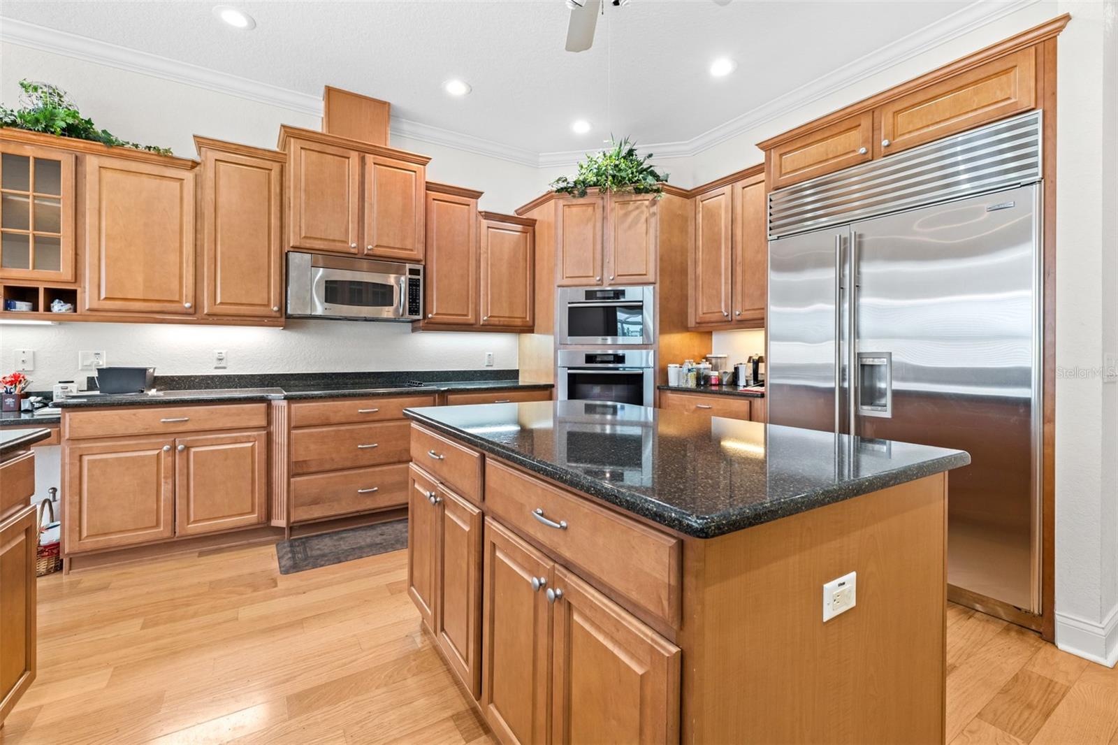 Image 6 of 40 For 6779 Huntington Hills Boulevard