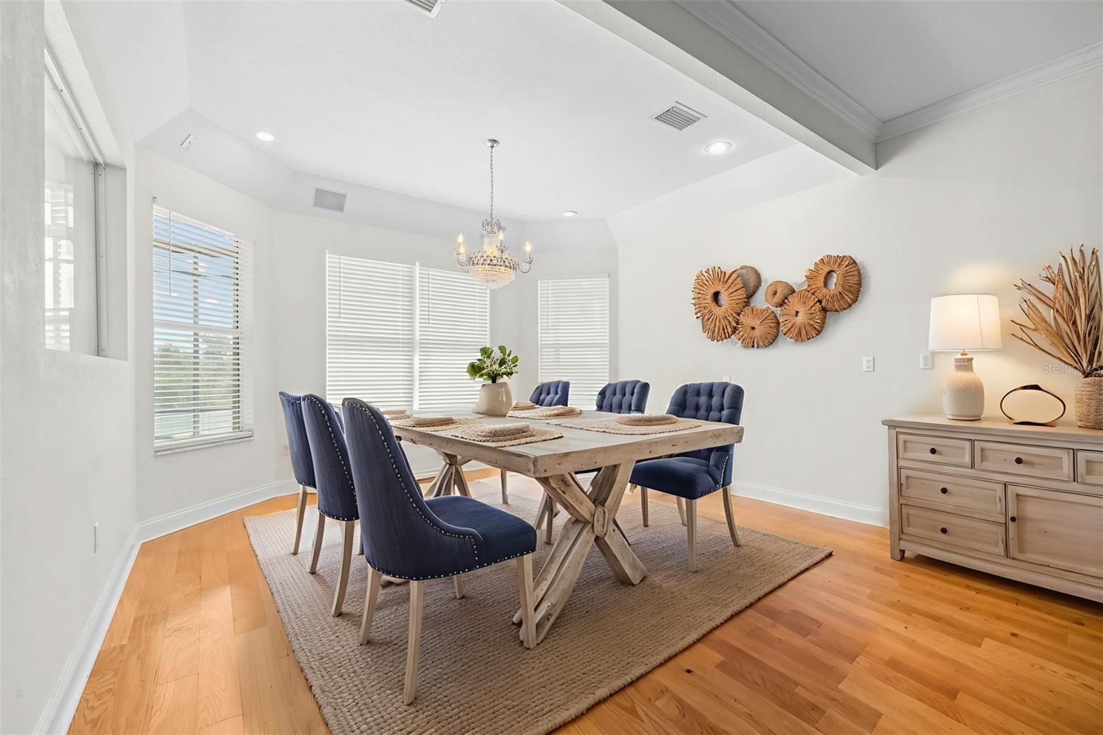Image 8 of 40 For 6779 Huntington Hills Boulevard