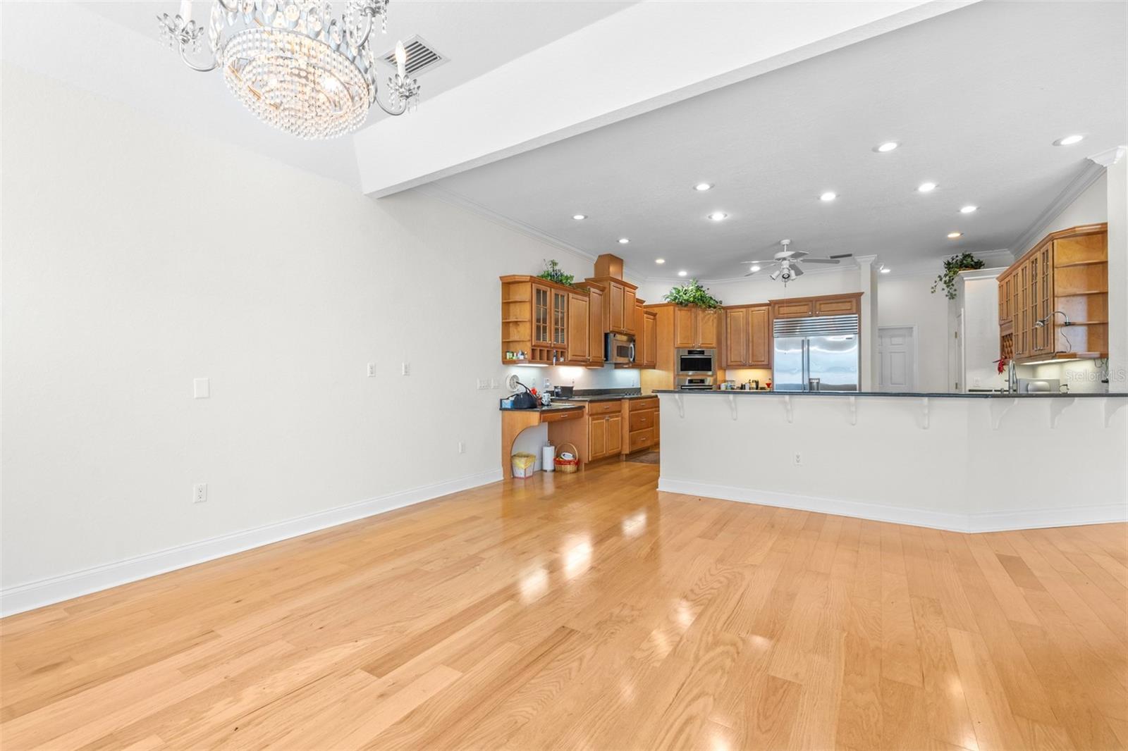 Image 9 of 40 For 6779 Huntington Hills Boulevard