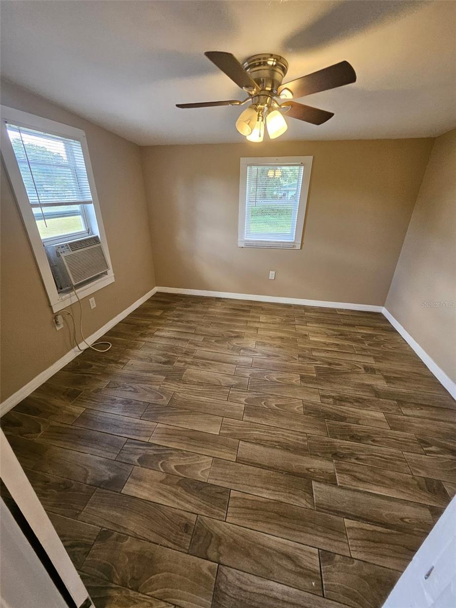 Image 3 of 16 For 3521 Avenue R Nw