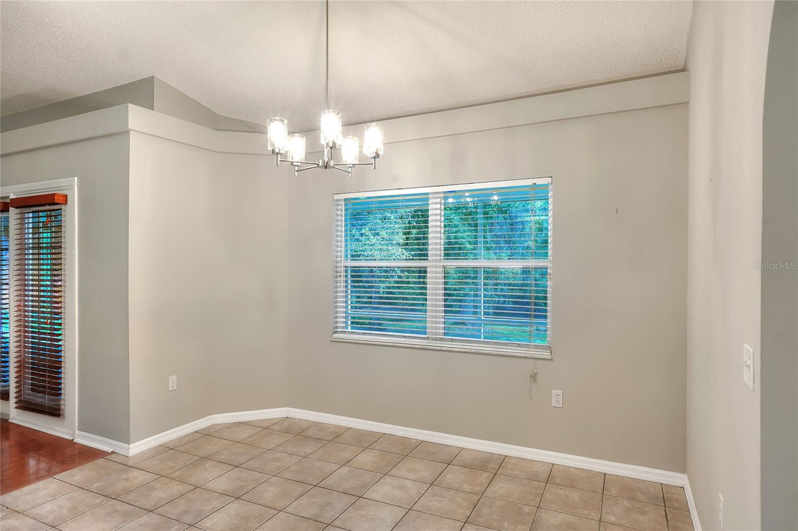 Image 18 of 51 For 6716 Forestwood Drive W