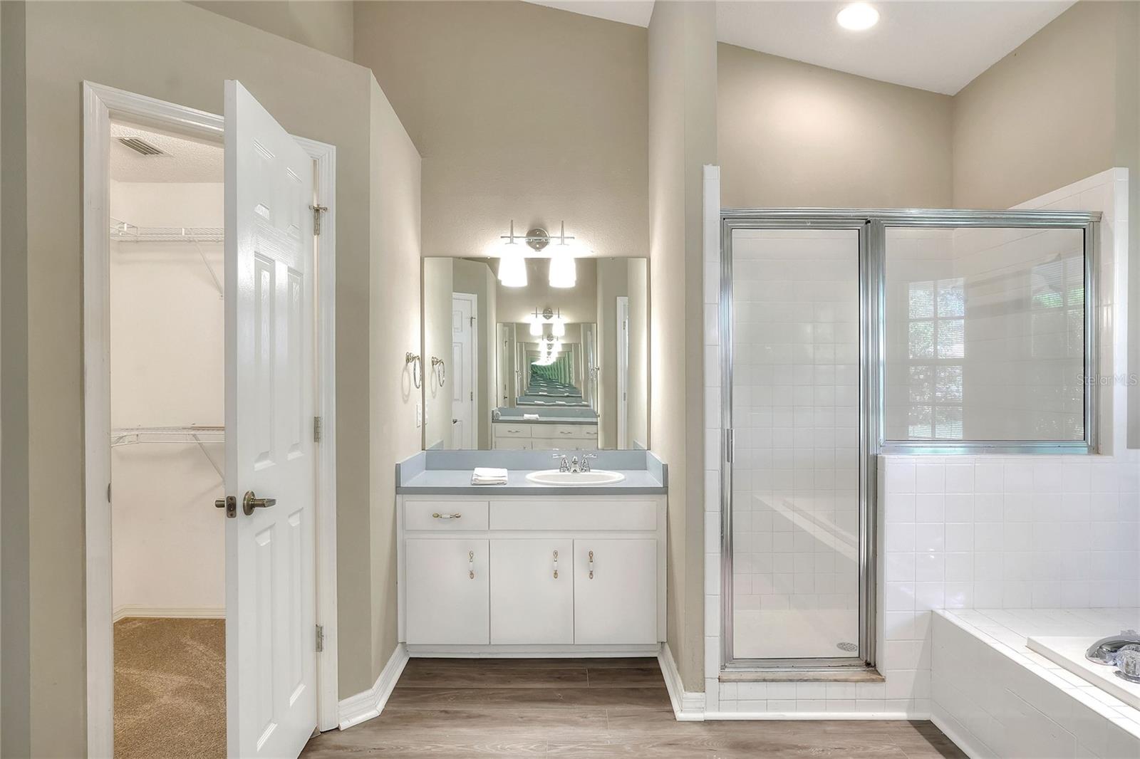 Image 22 of 51 For 6716 Forestwood Drive W