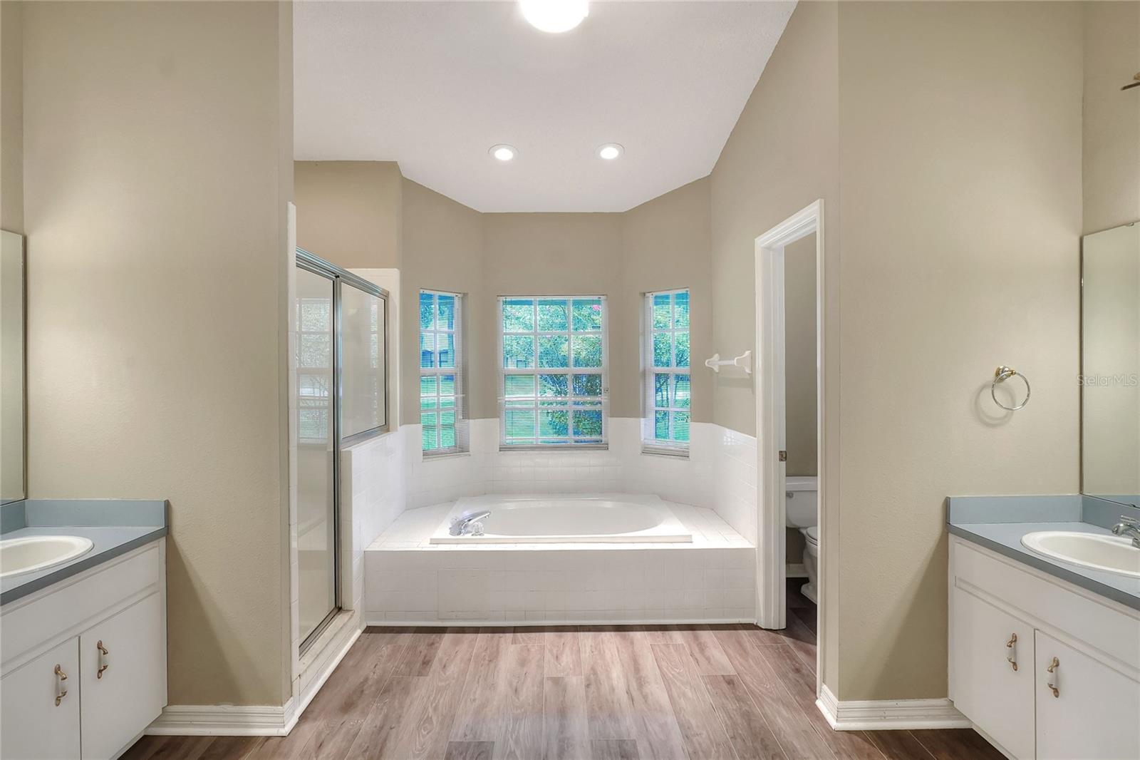 Image 23 of 51 For 6716 Forestwood Drive W