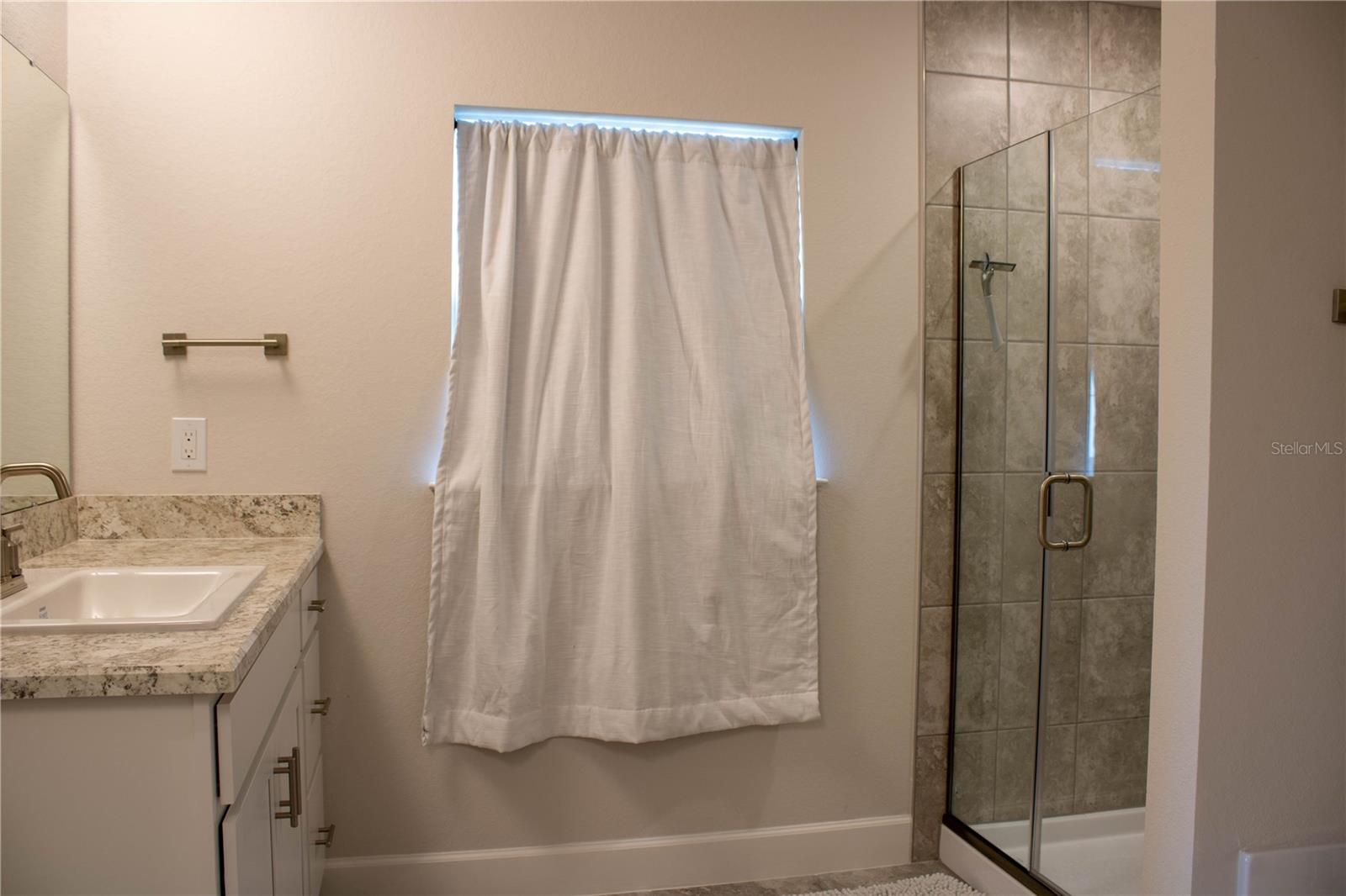 Image 15 of 37 For 4019 Tullamore Lane