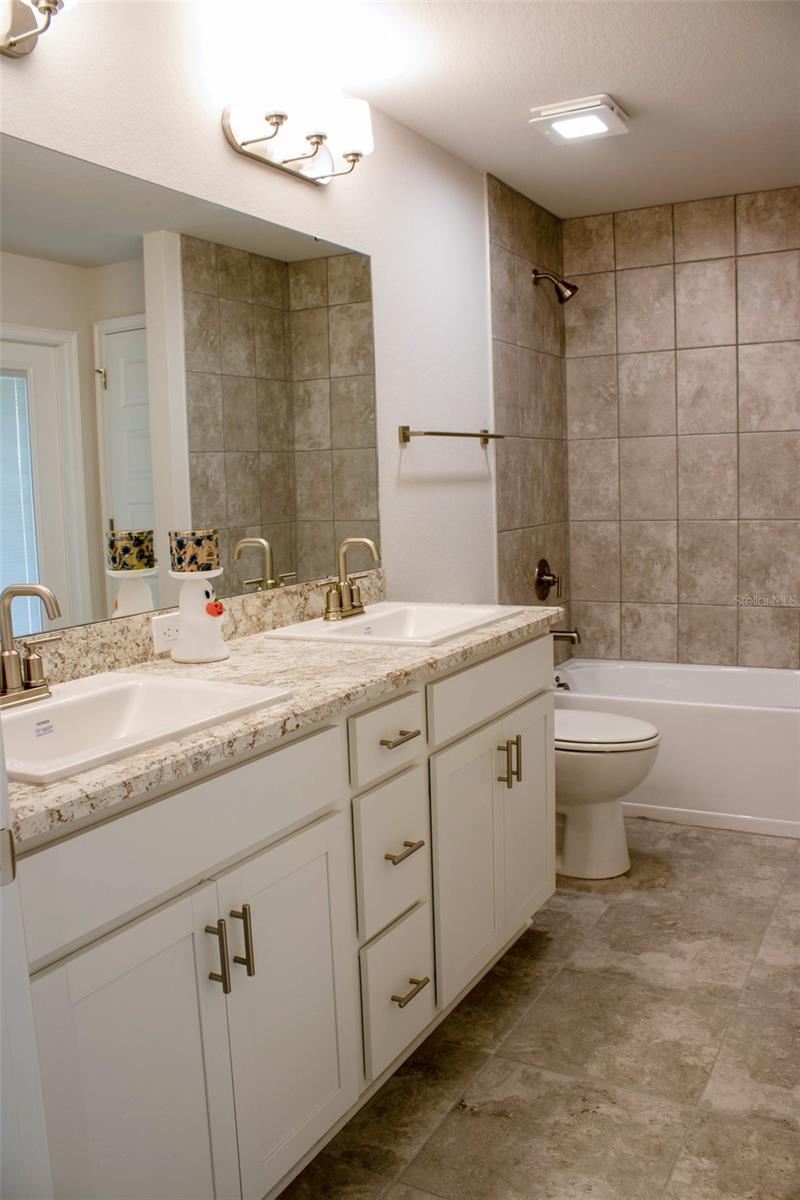 Image 21 of 37 For 4019 Tullamore Lane