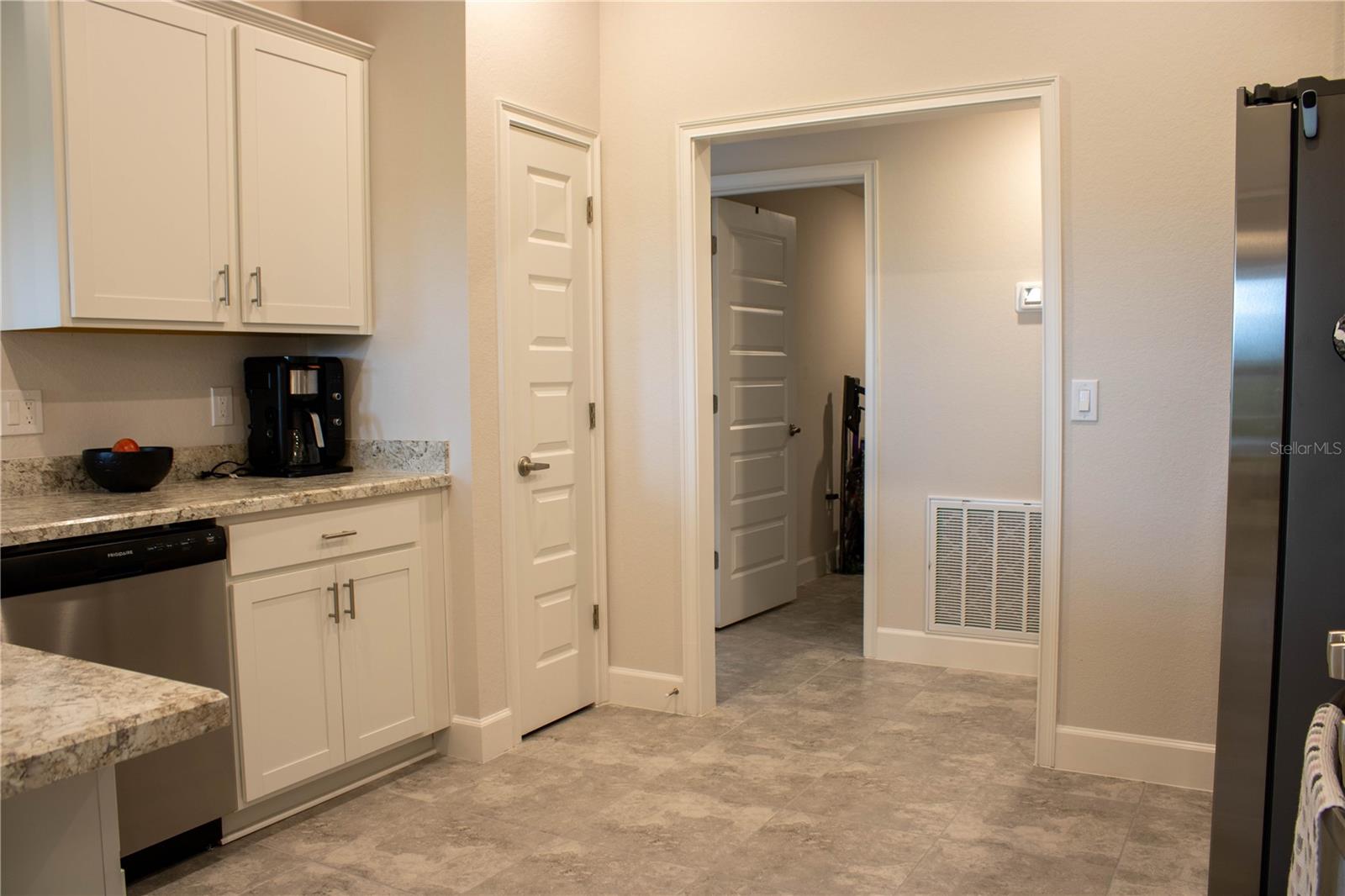 Image 5 of 37 For 4019 Tullamore Lane