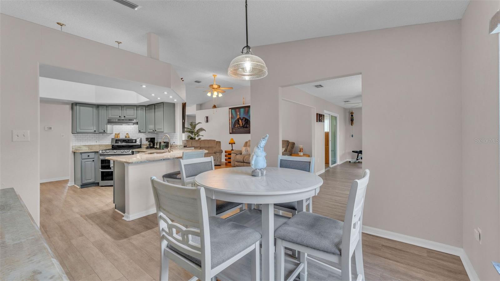 Image 18 of 88 For 6098 Magpie Drive