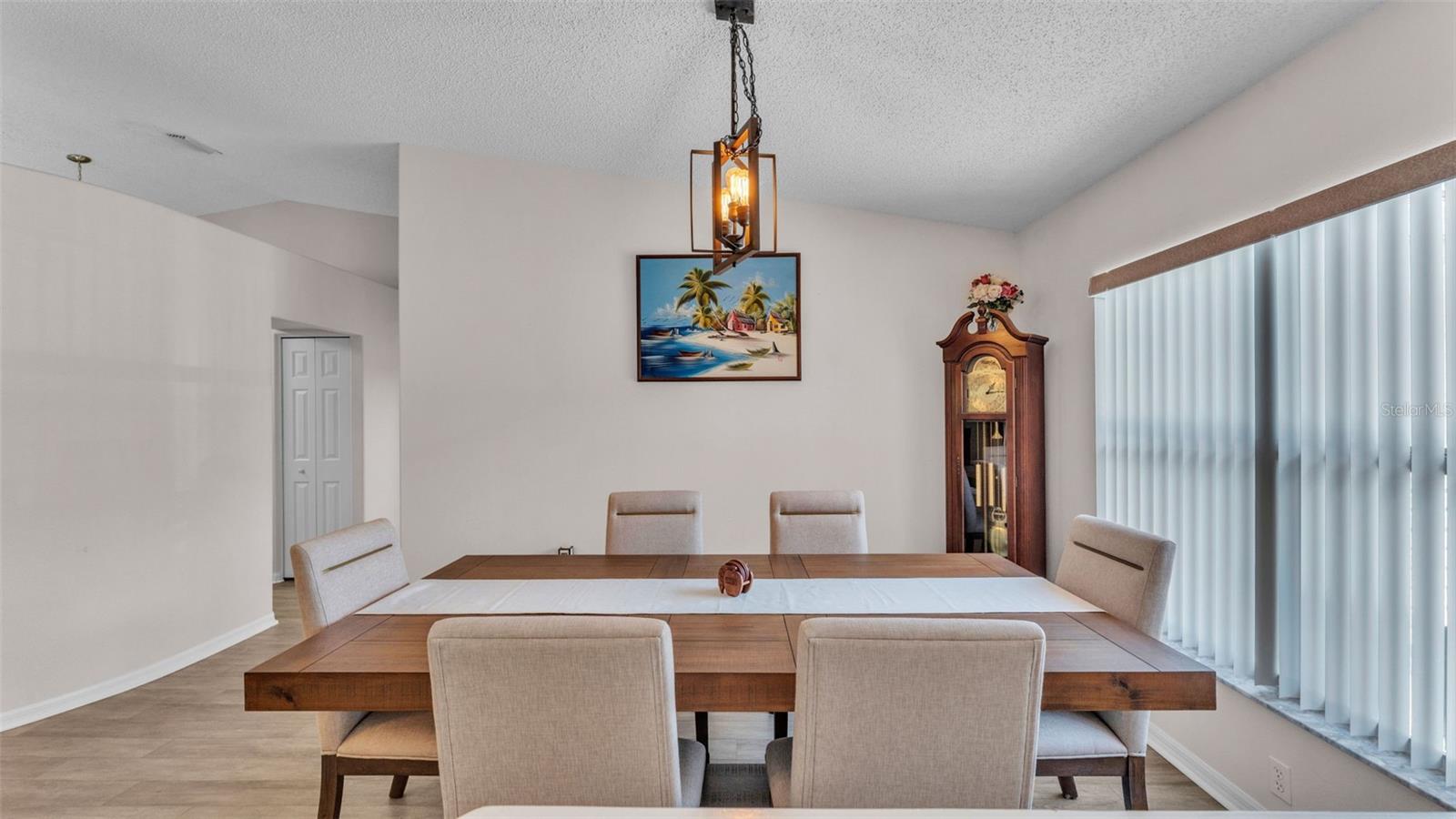 Image 41 of 88 For 6098 Magpie Drive