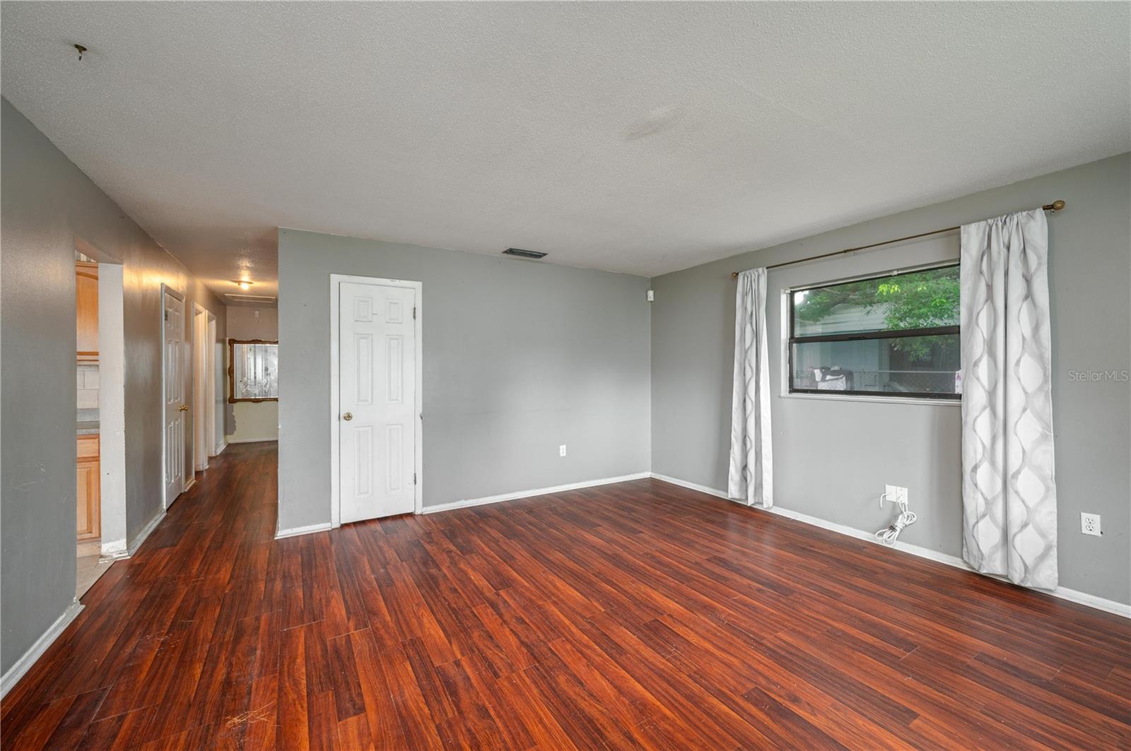 Image 3 of 19 For 1515 Candyce Street