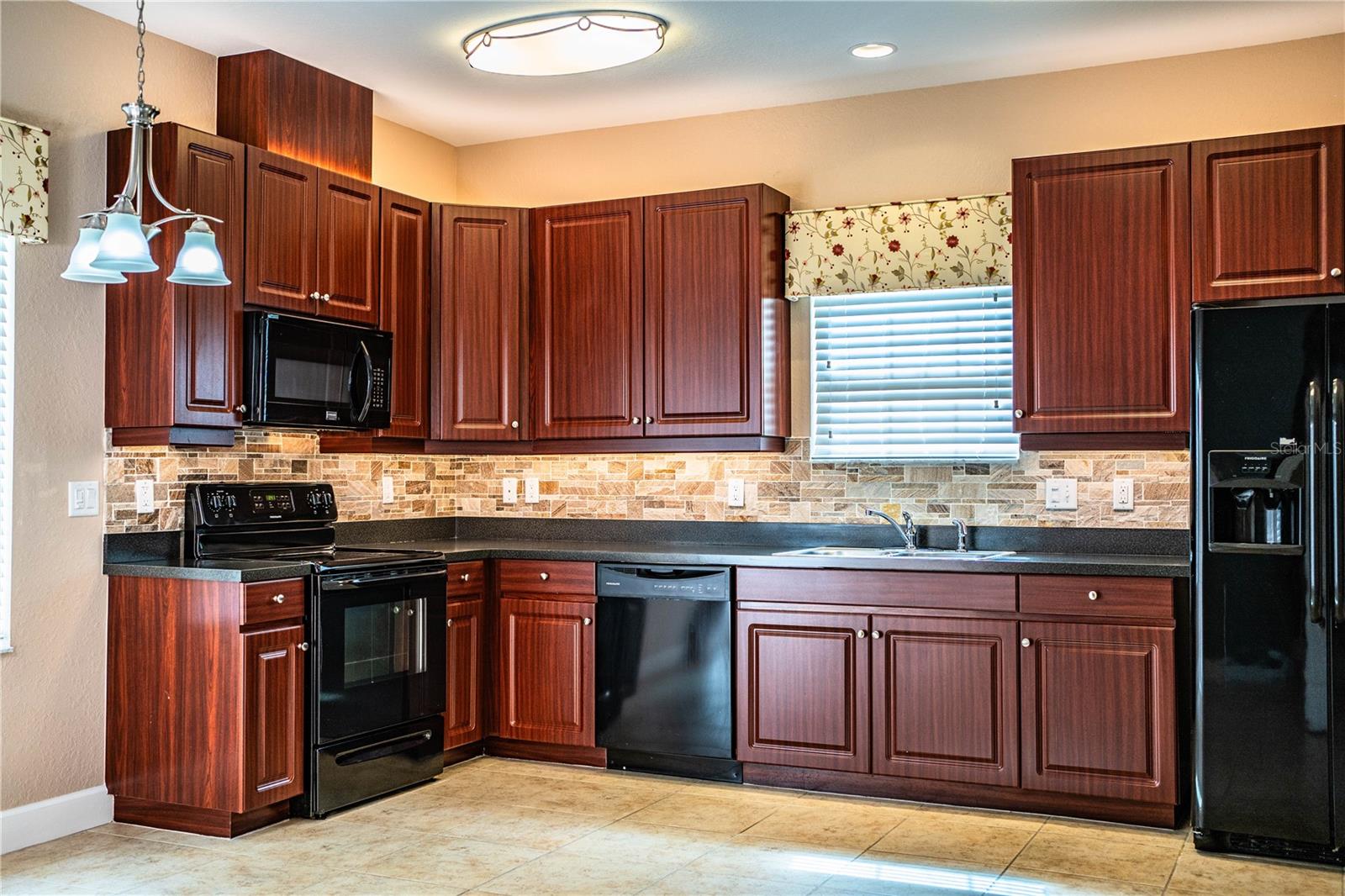 Image 19 of 66 For 253 Alexander Woods Drive