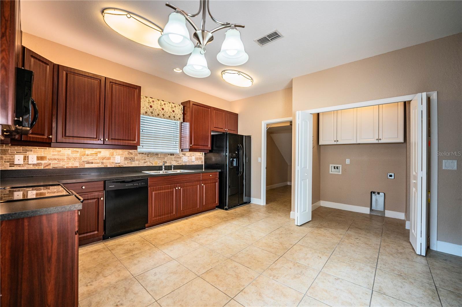 Image 21 of 66 For 253 Alexander Woods Drive