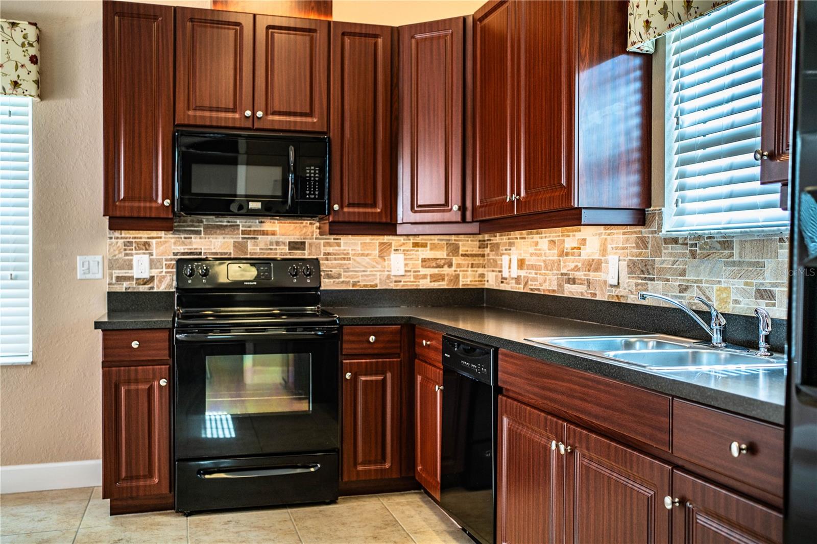 Image 24 of 66 For 253 Alexander Woods Drive