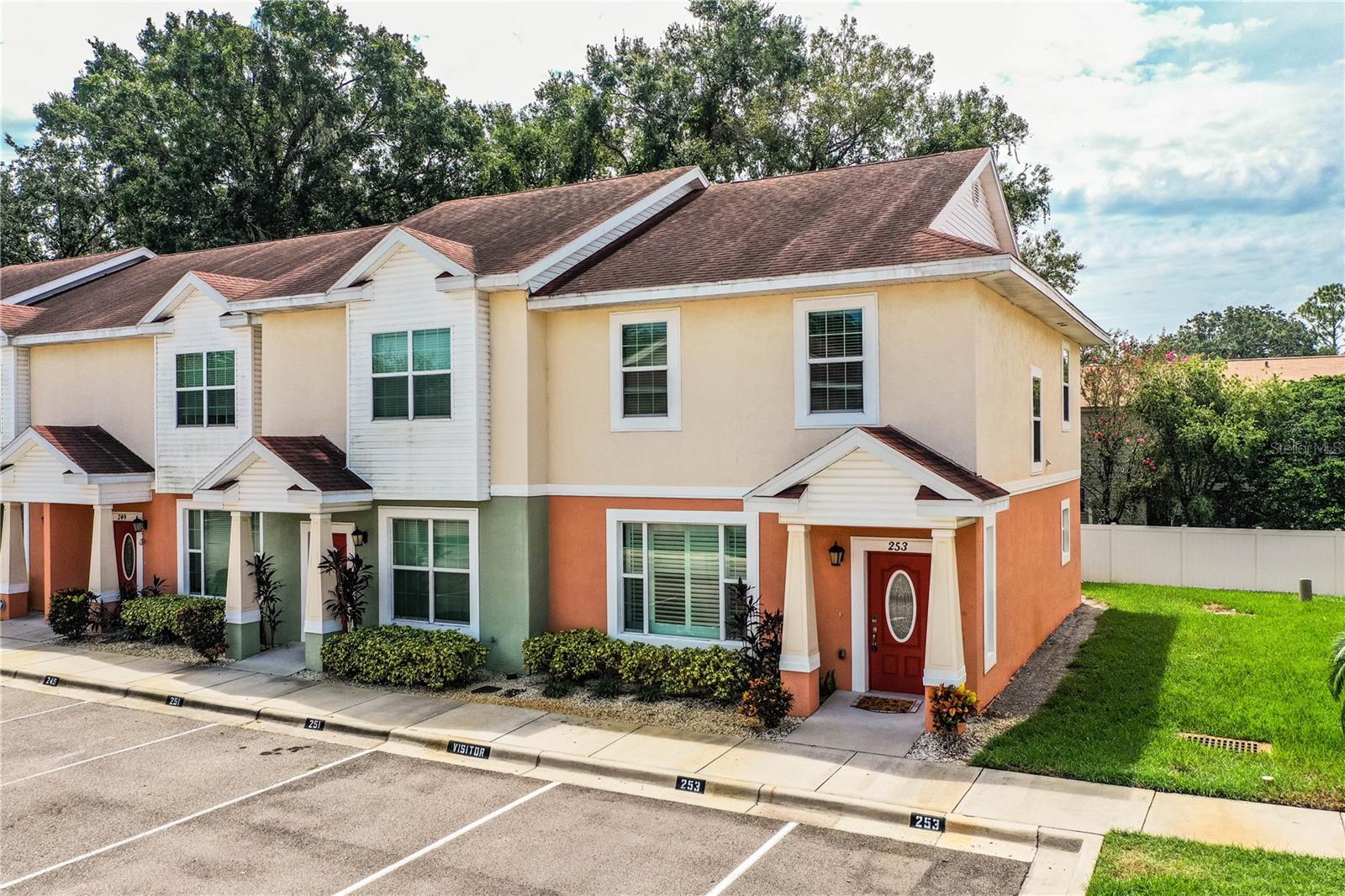 Listing photo id 72 for 253 Alexander Woods Drive