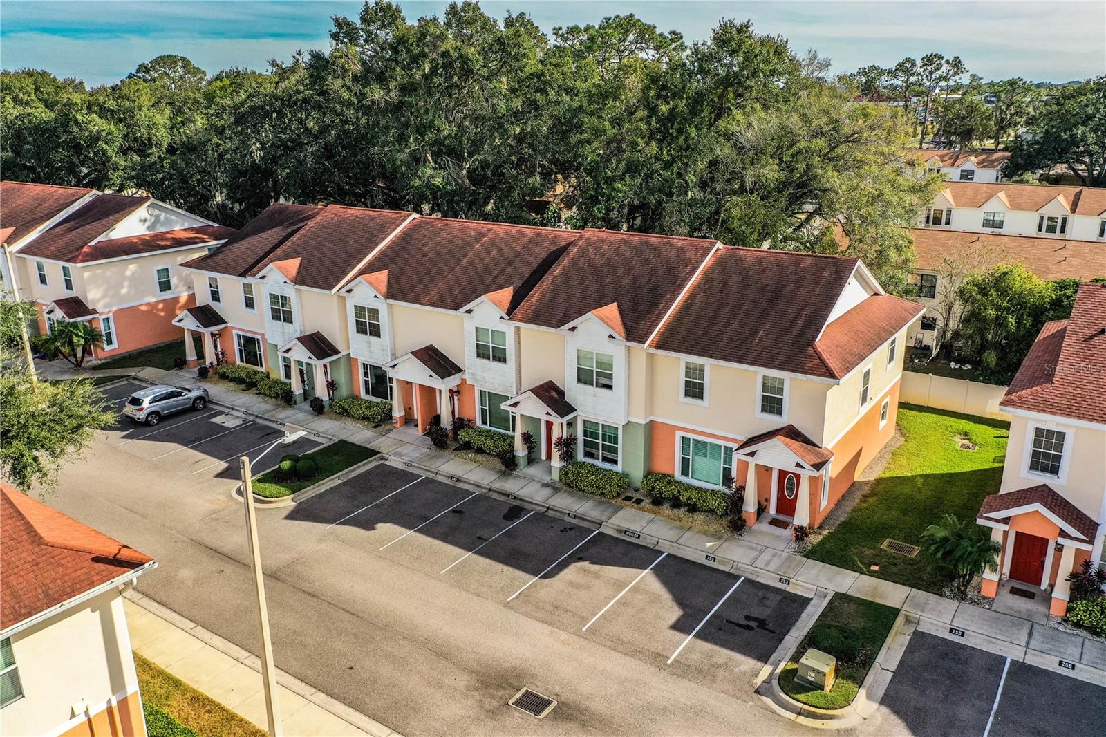 Listing photo id 80 for 253 Alexander Woods Drive