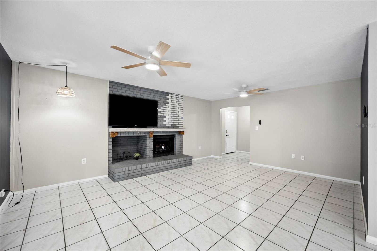 Image 10 of 42 For 341 Lake Harris Drive