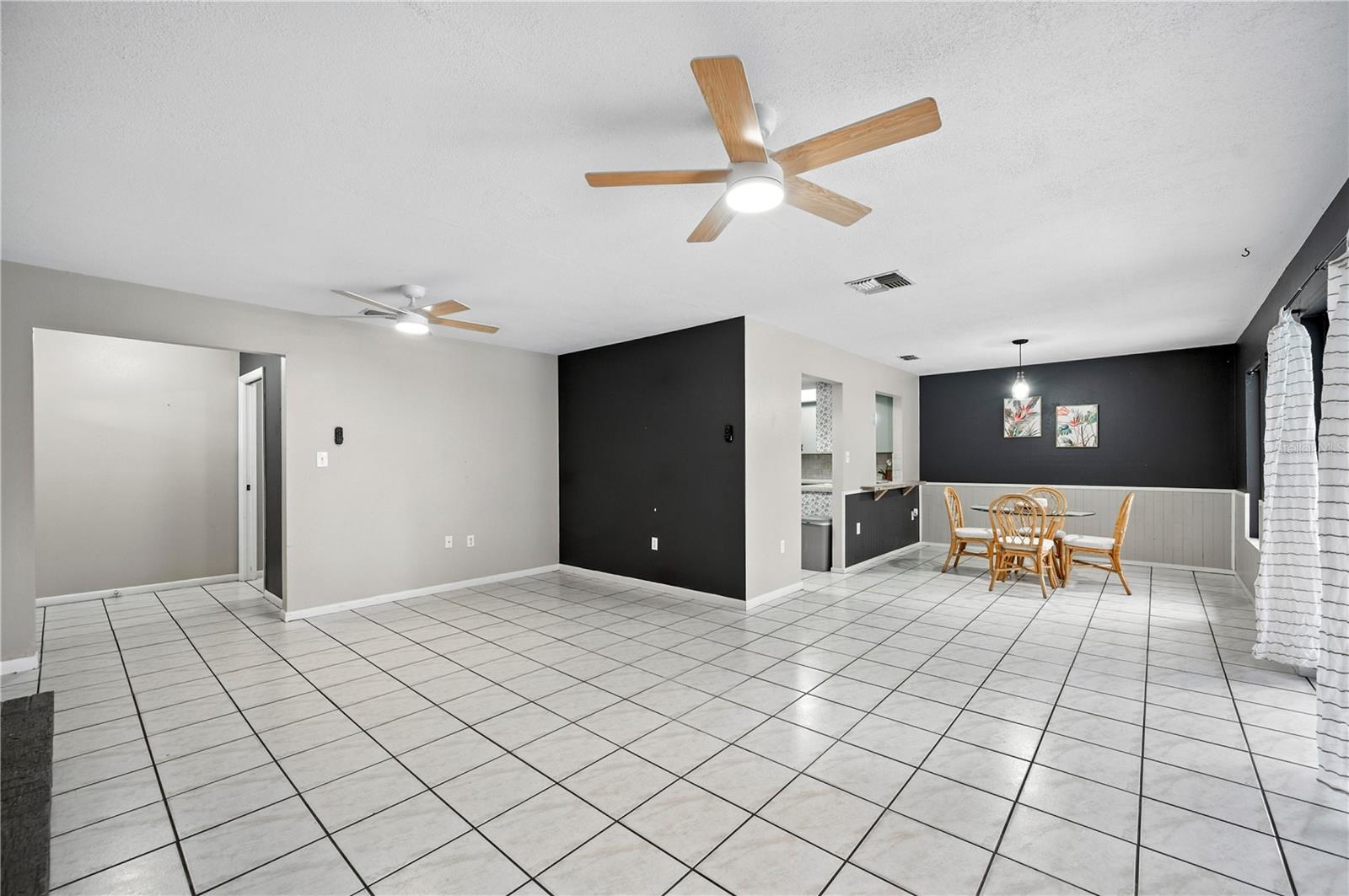 Image 11 of 42 For 341 Lake Harris Drive