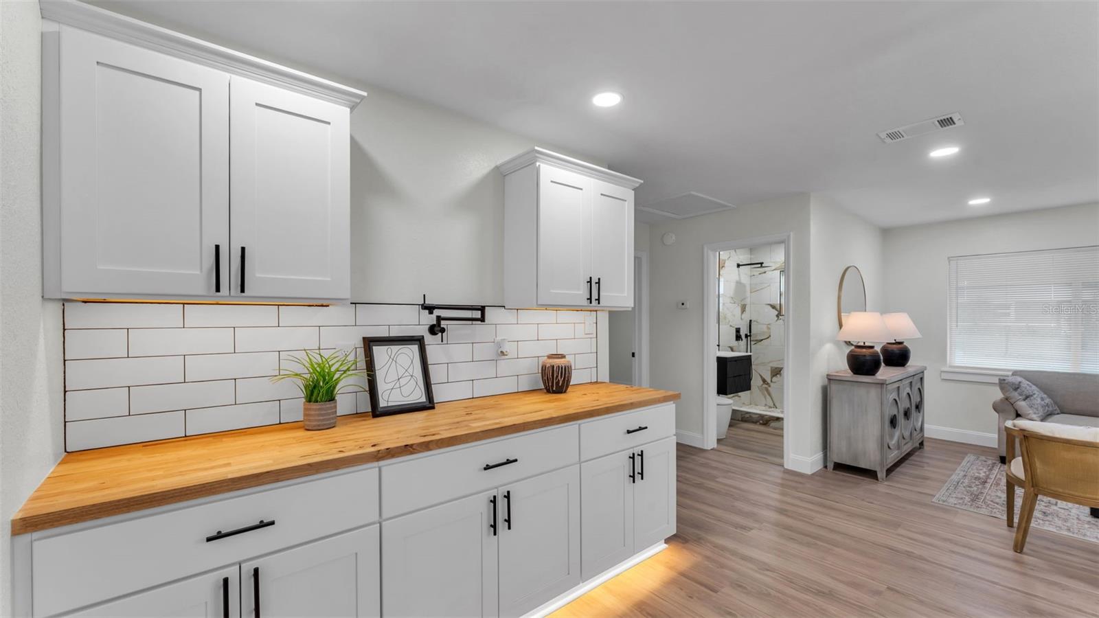 Image 11 of 44 For 525 Ralph Street