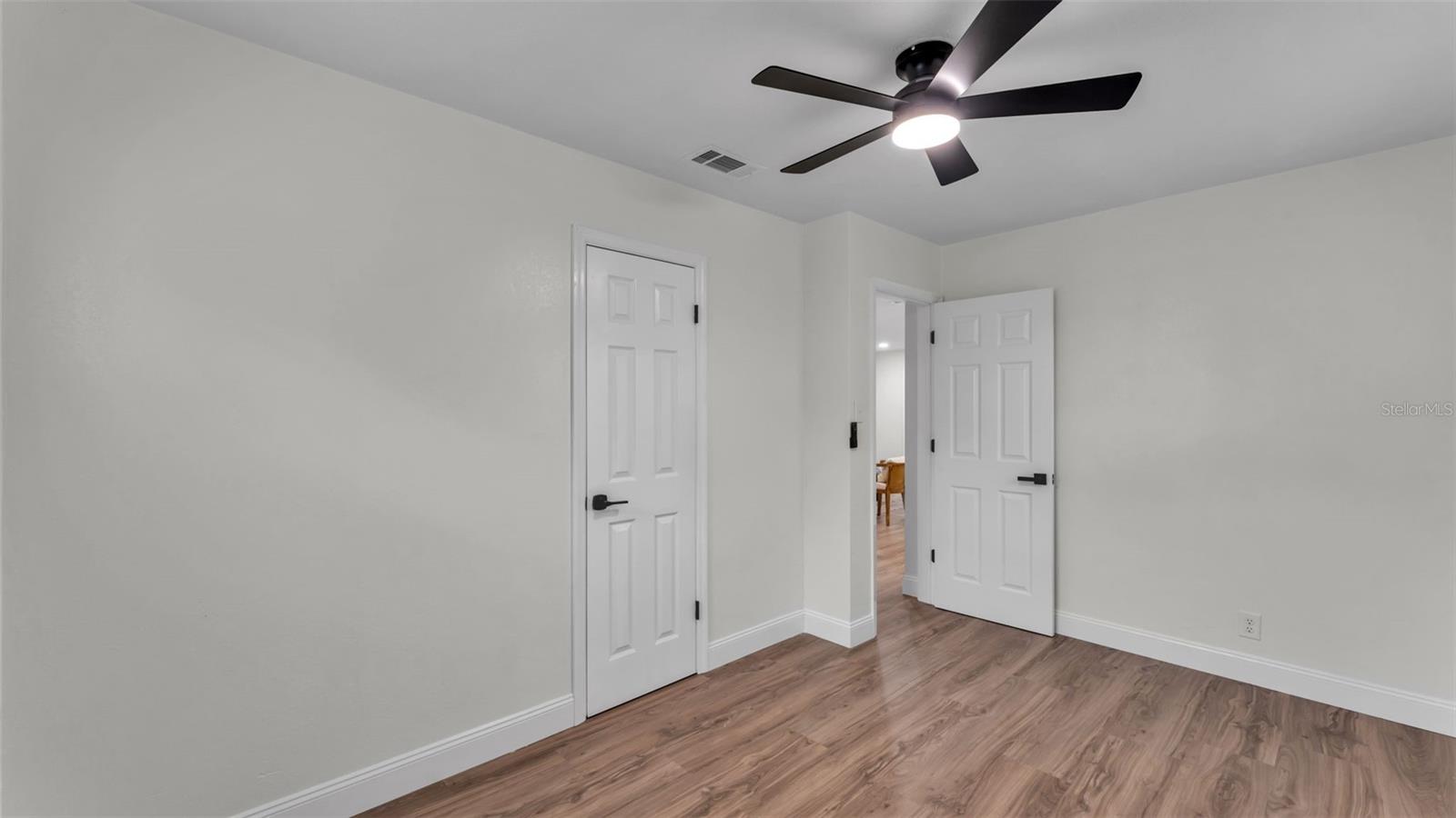 Image 31 of 44 For 525 Ralph Street