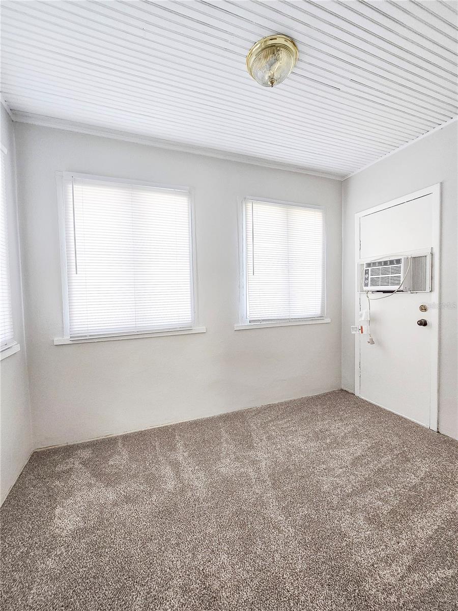 Image 13 of 13 For 115 8th Street Se