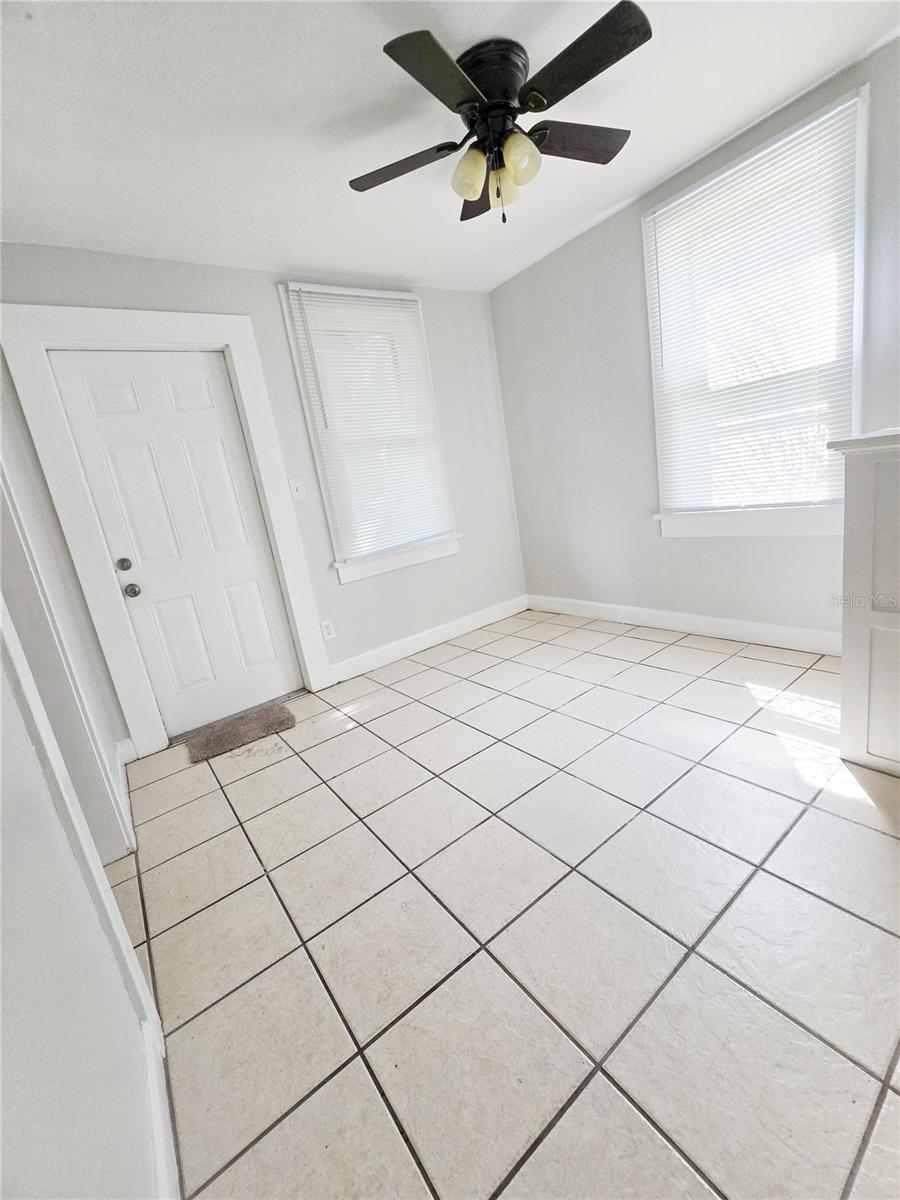 Image 2 of 13 For 115 8th Street Se