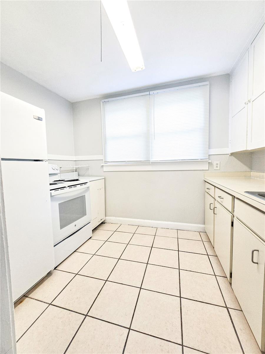 Image 4 of 13 For 115 8th Street Se