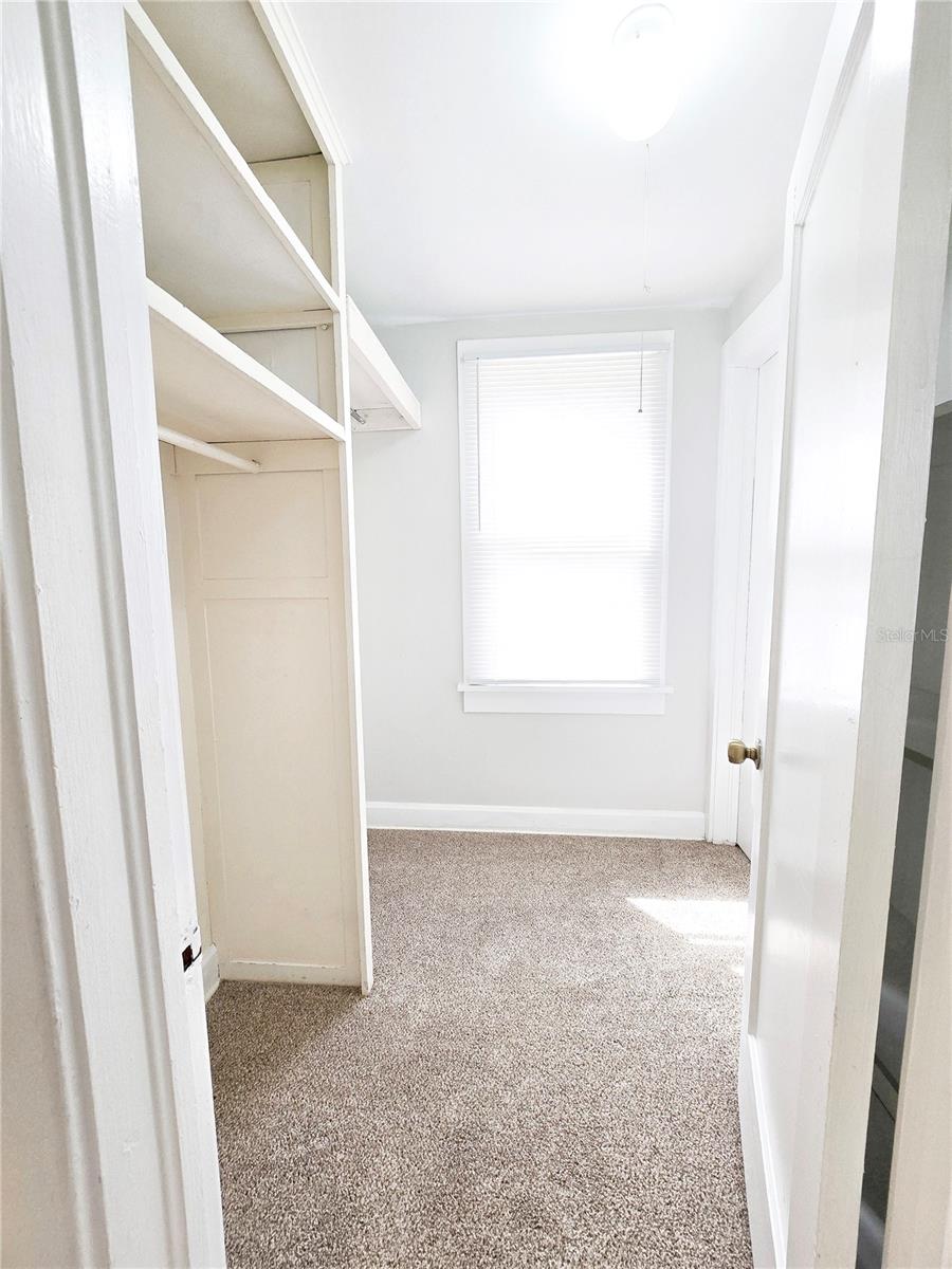 Image 7 of 13 For 115 8th Street Se