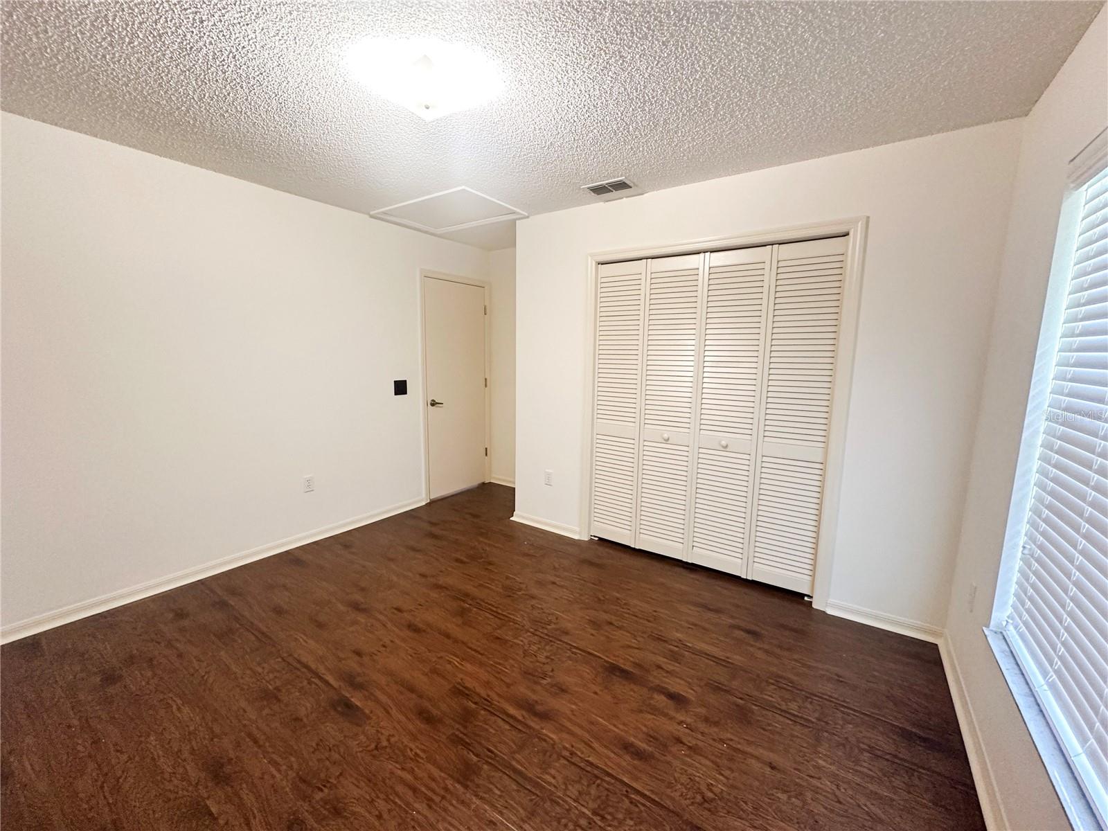 Image 11 of 14 For 5721 Manchester Drive W