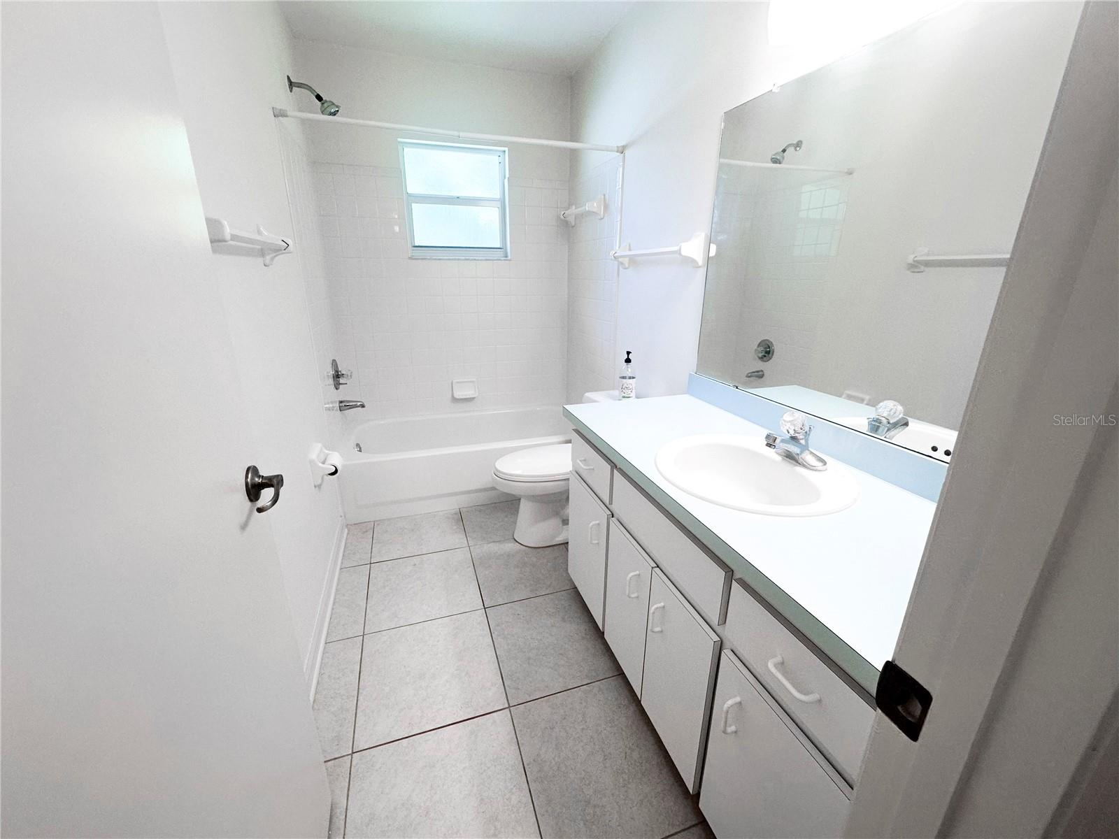 Image 12 of 14 For 5721 Manchester Drive W