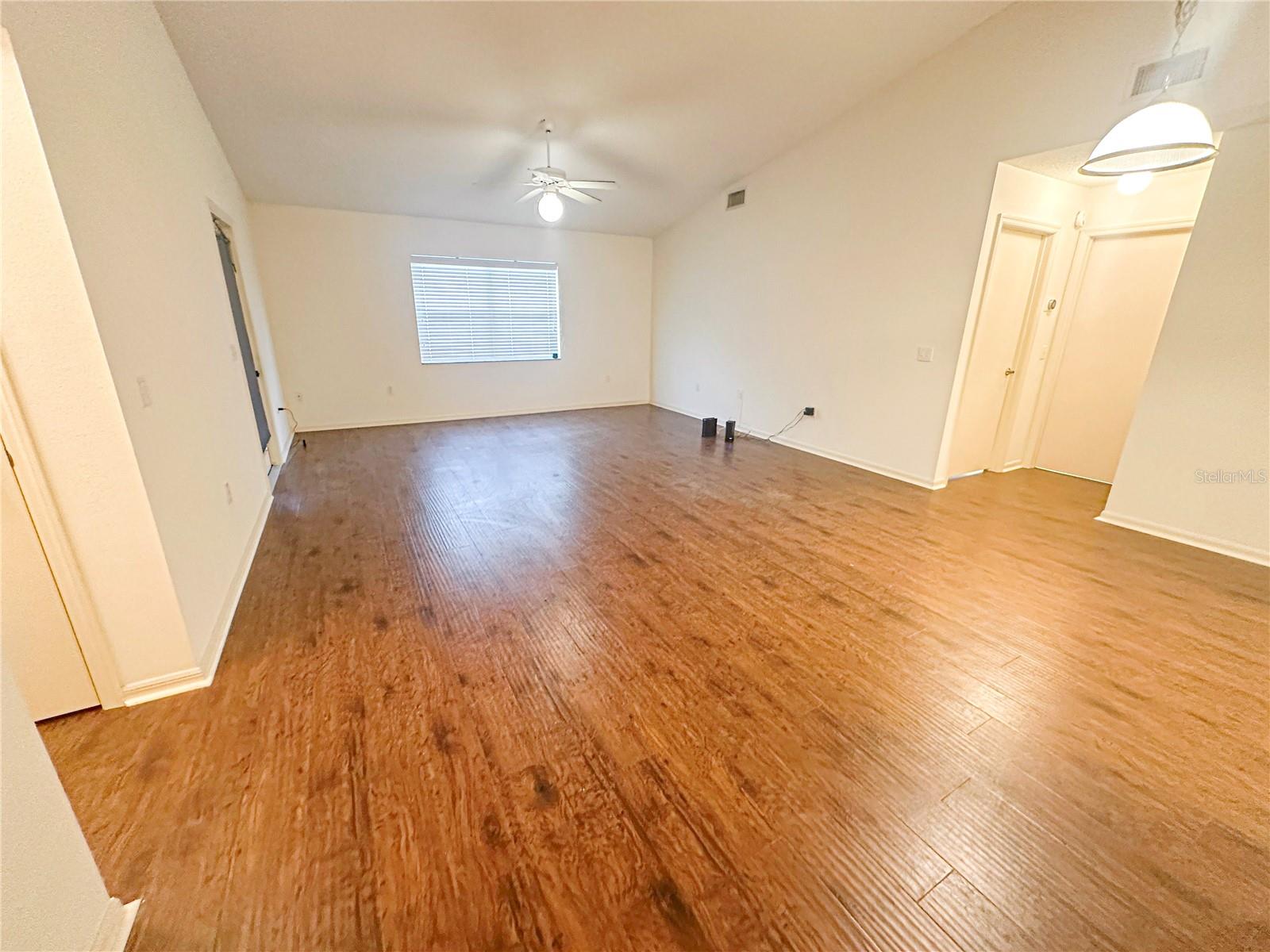 Image 3 of 14 For 5721 Manchester Drive W