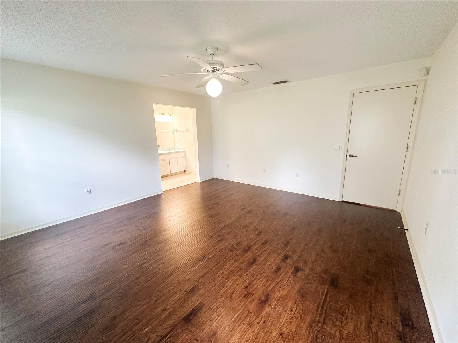Image 6 of 14 For 5721 Manchester Drive W